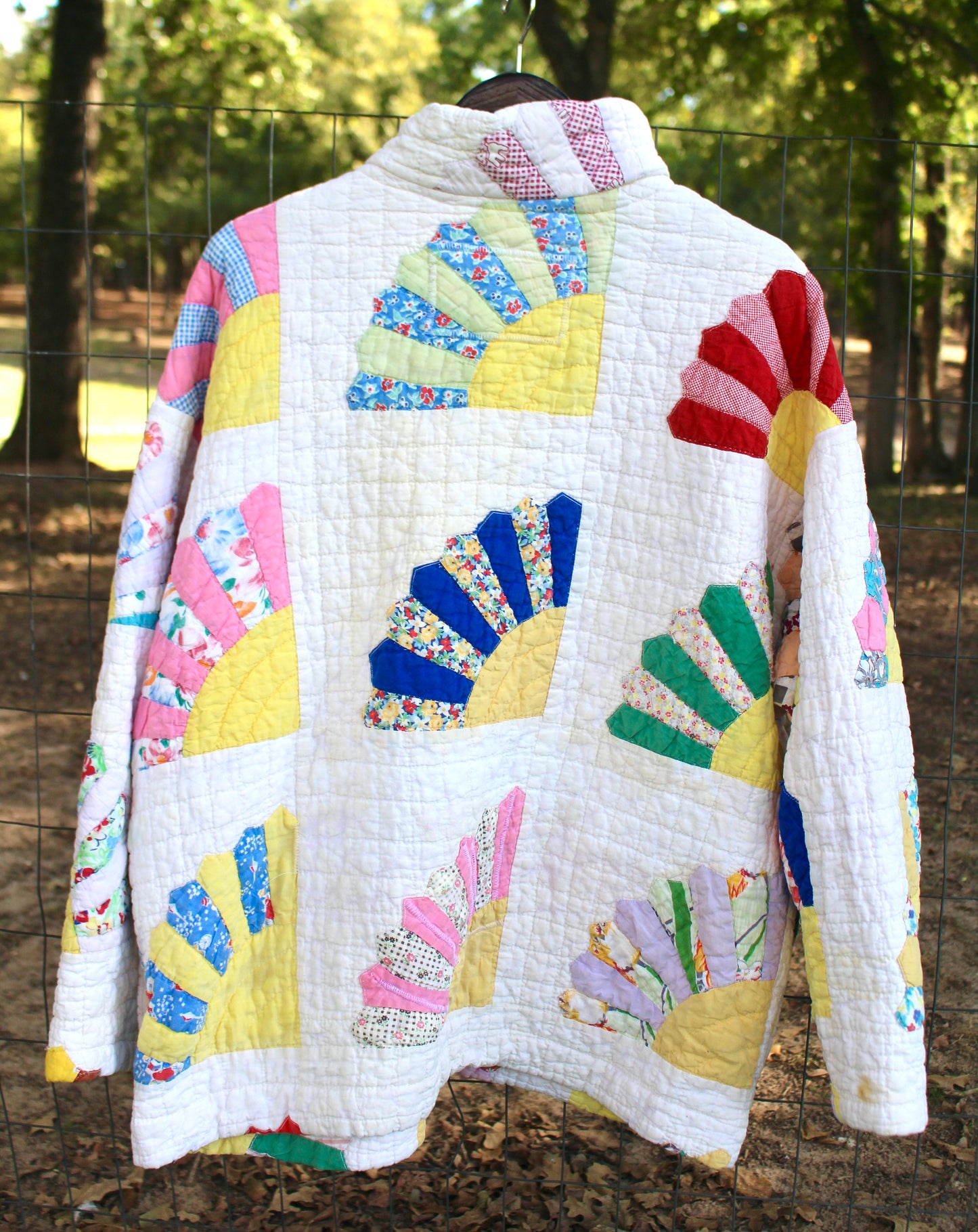 Fan Quilt Pullover size Large